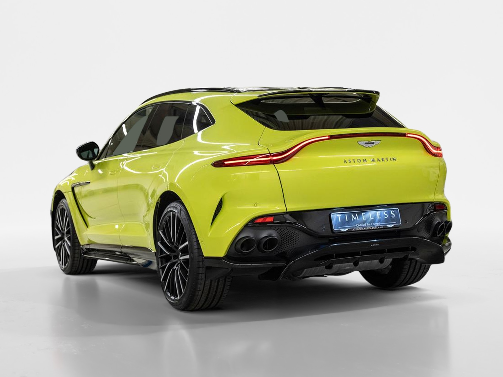 ASTON MARTIN DBX 707